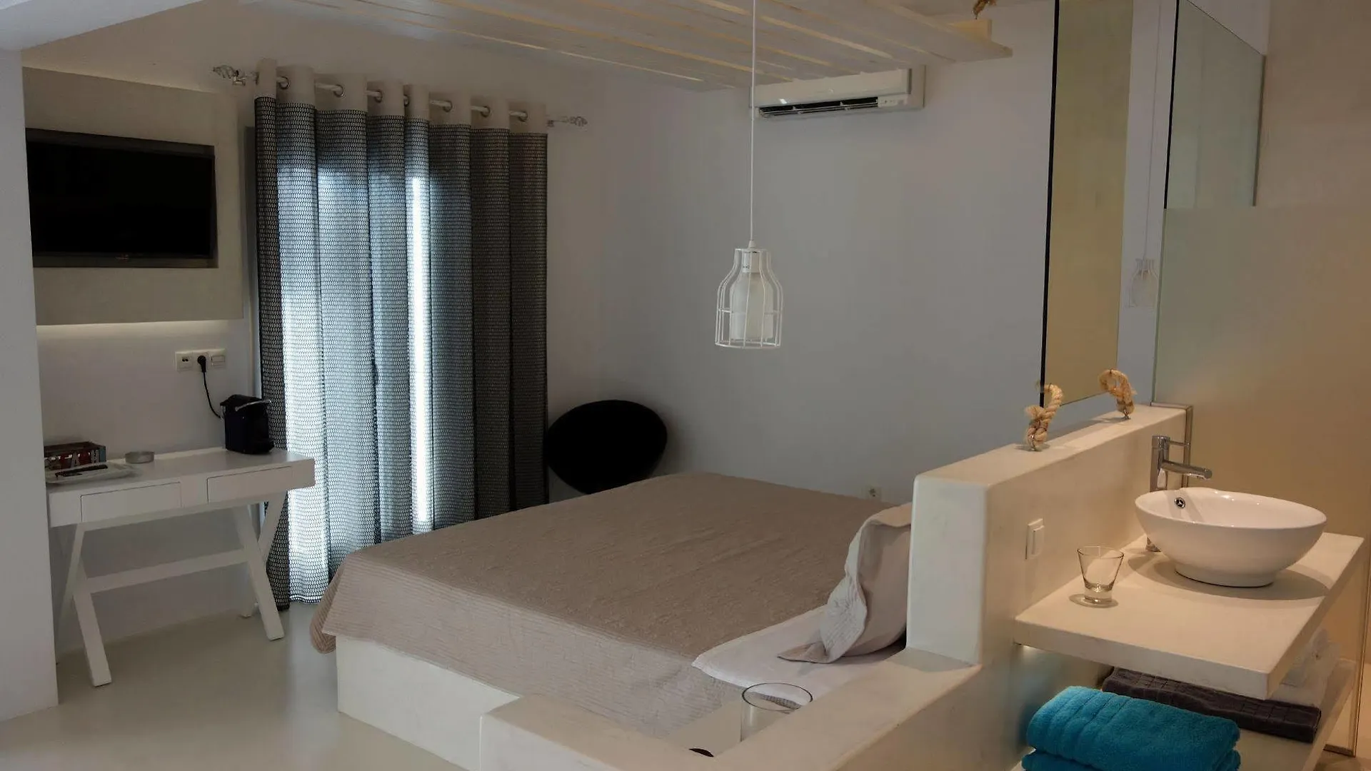 *****  Myconian Sunrise Relais & Chateaux Hotel Agrari  Řecko