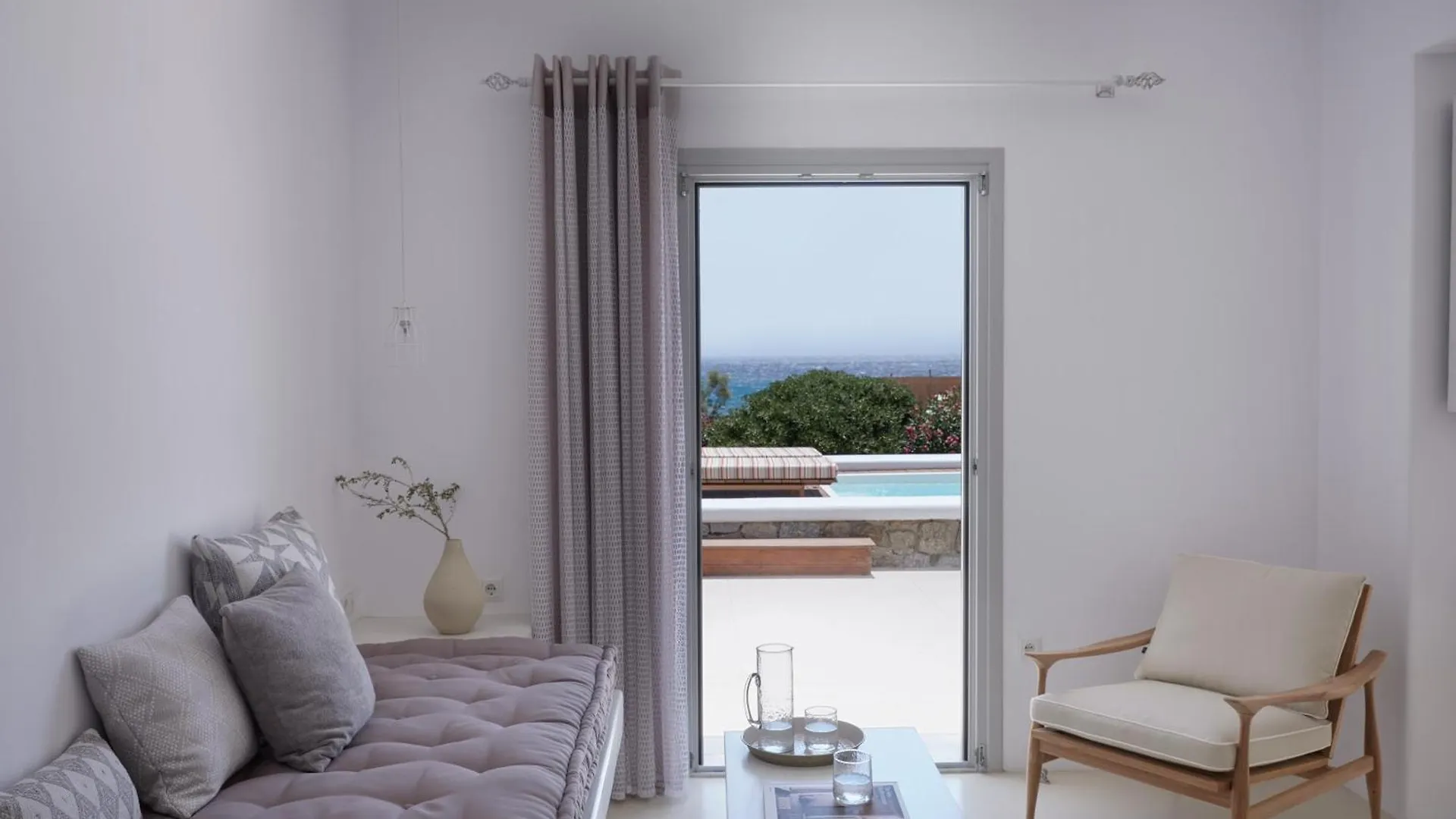 Myconian Sunrise Relais & Chateaux Hotel Αγράρι 5*,